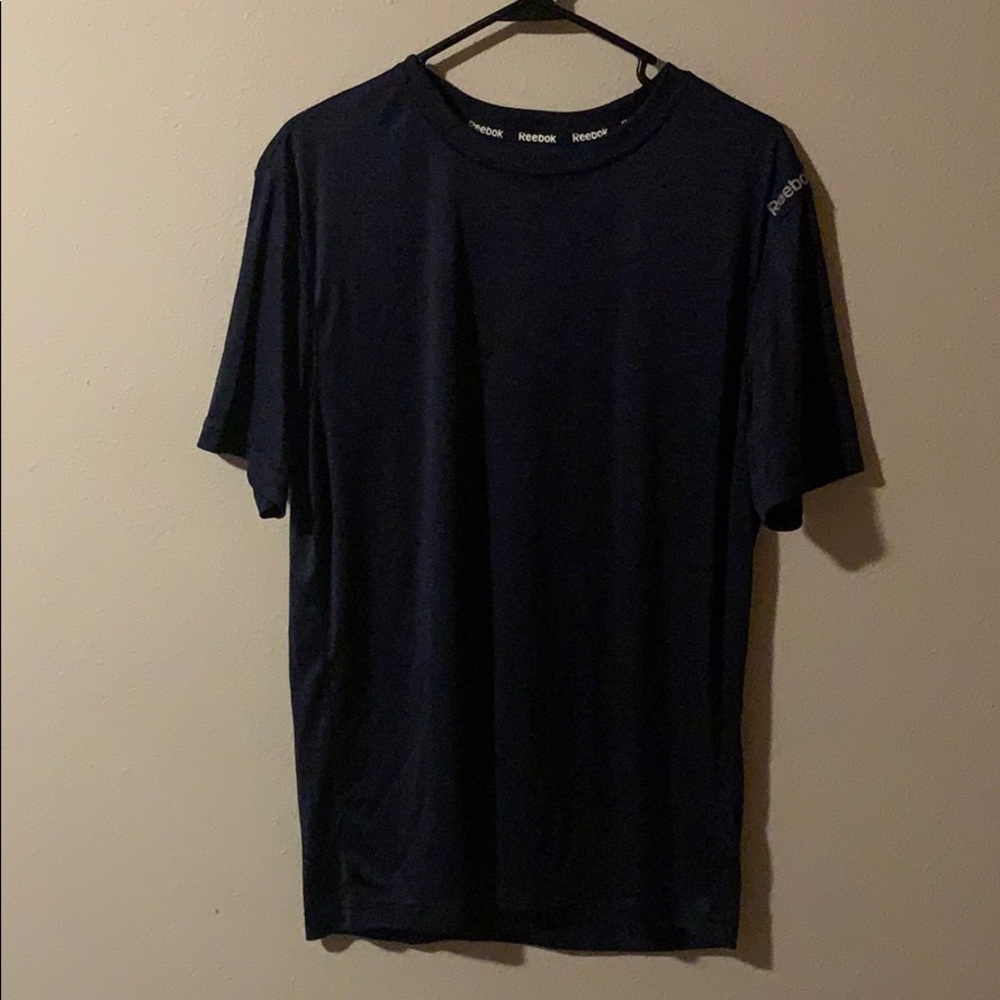 Men’s Reebok top